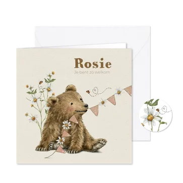 Geboortekaartje met beertje tussen de bloemen